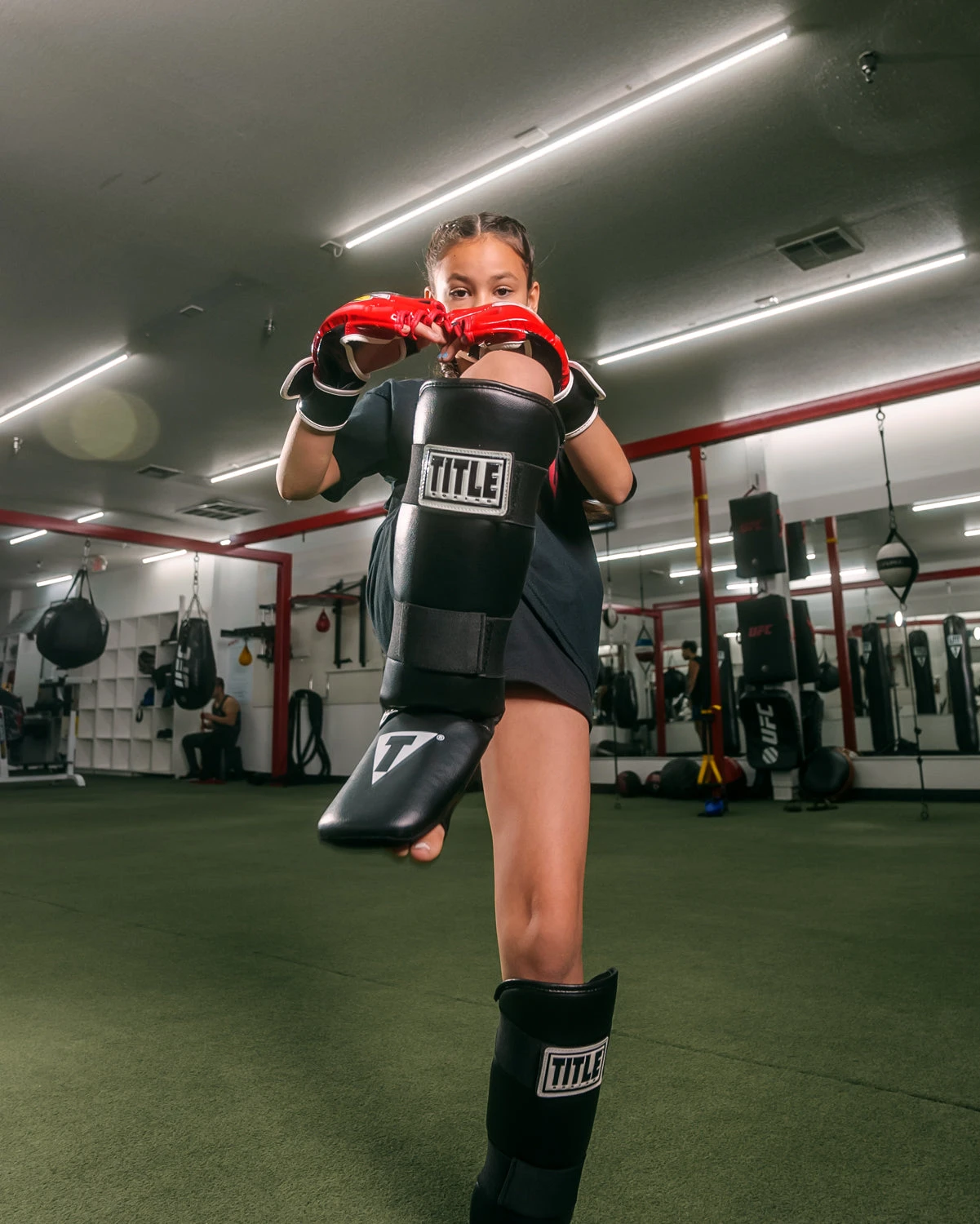 TITLE Boxing Vinyl Shin-Instep Guards 2.0 4 TITLE Boxing Vinyl Shin-Instep Guards 2.0 - Image 2