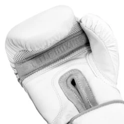 TITLE White Boxing Bag Gloves 2.0 13 TITLE White Boxing Bag Gloves 2.0 -Boxing Shop whbg2 005